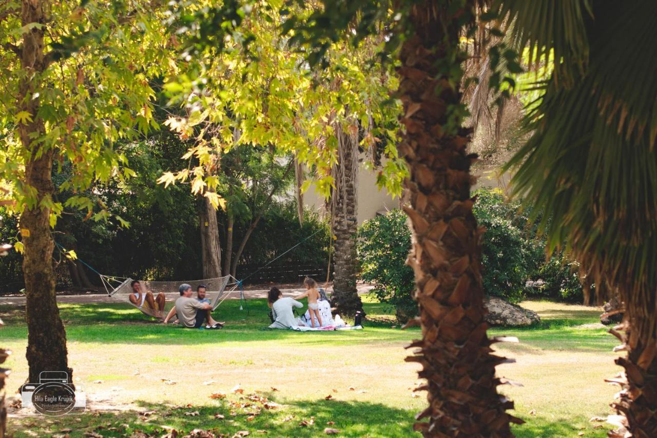 Eden Inn Zikhron Ya'akov Exteriör bild