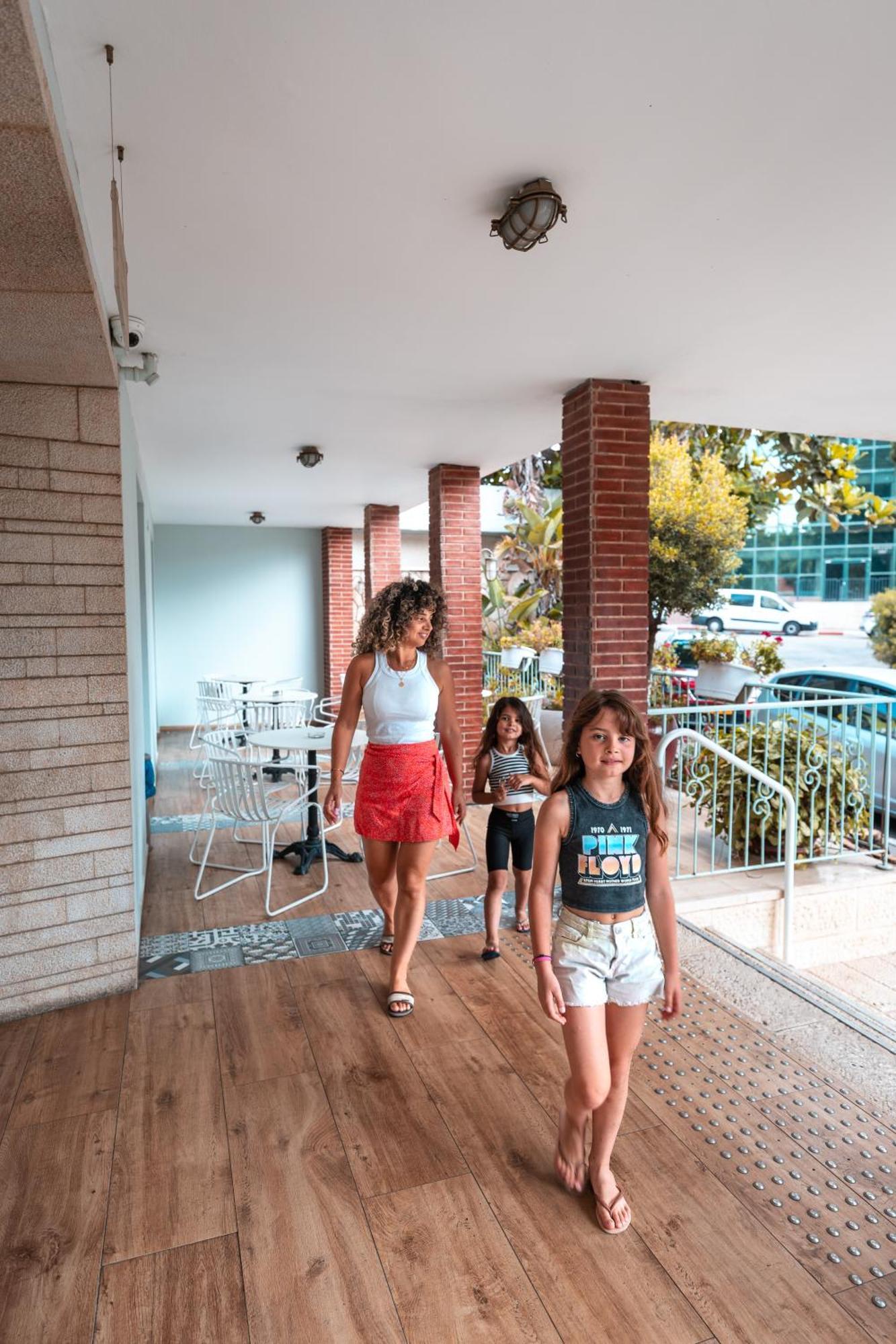 Eden Inn Zikhron Ya'akov Exteriör bild