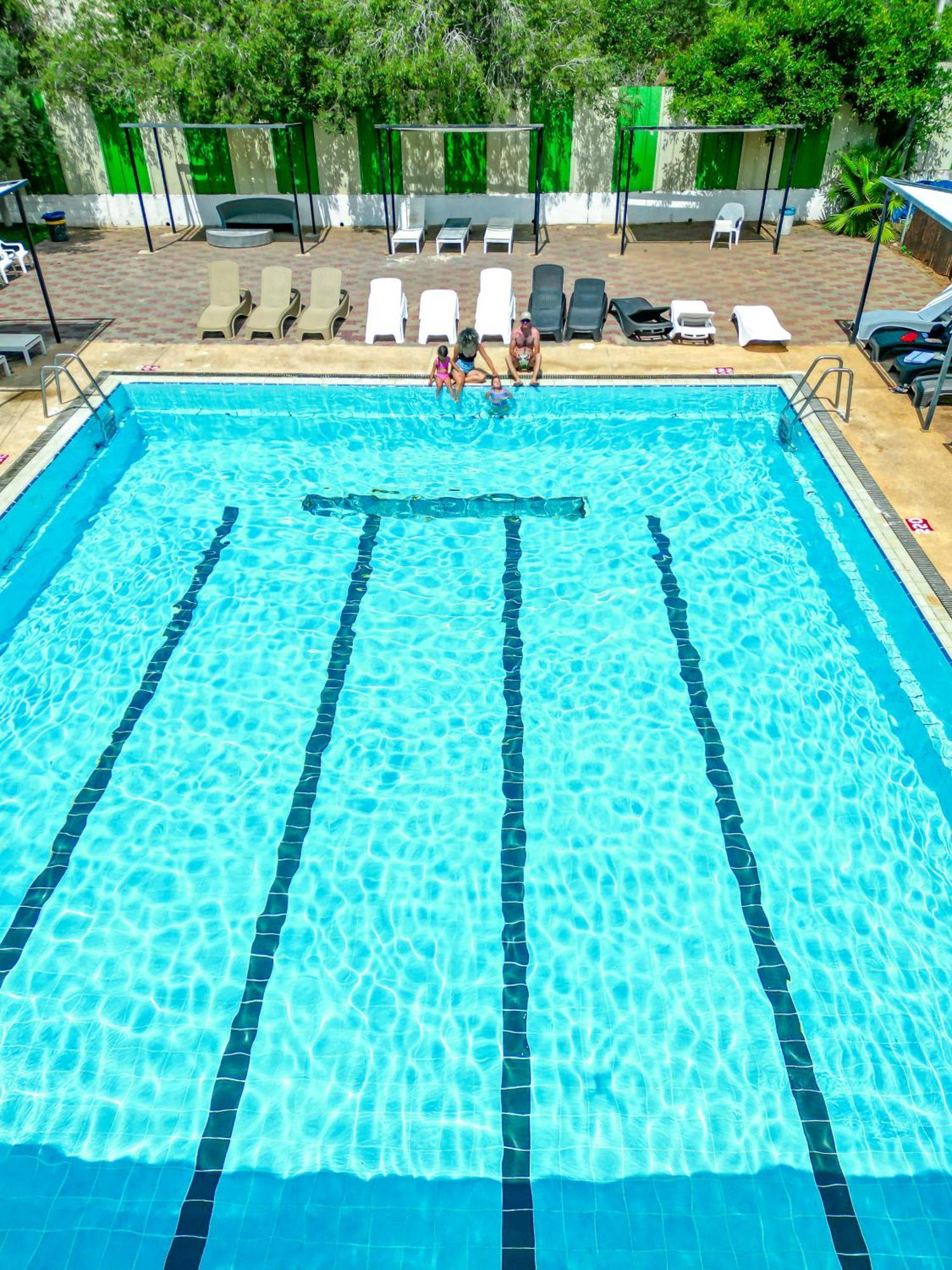 Eden Inn Zikhron Ya'akov Exteriör bild