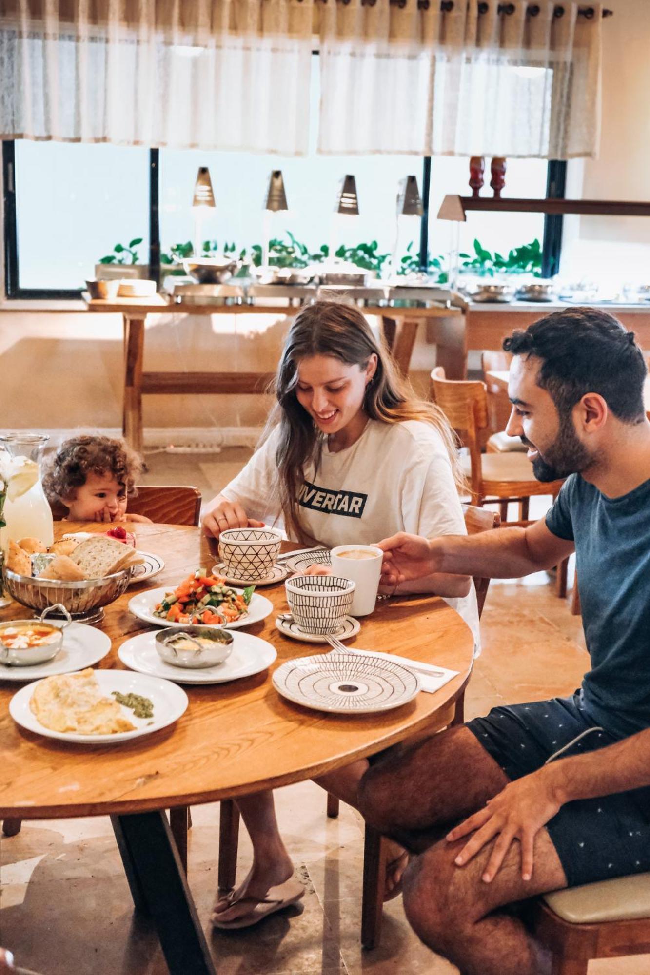 Eden Inn Zikhron Ya'akov Exteriör bild