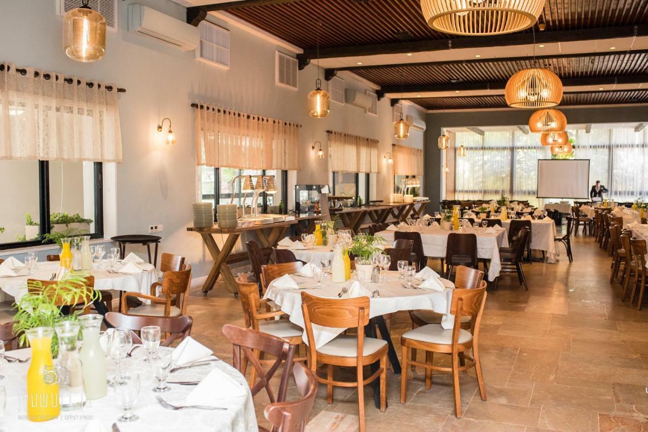 Eden Inn Zikhron Ya'akov Exteriör bild