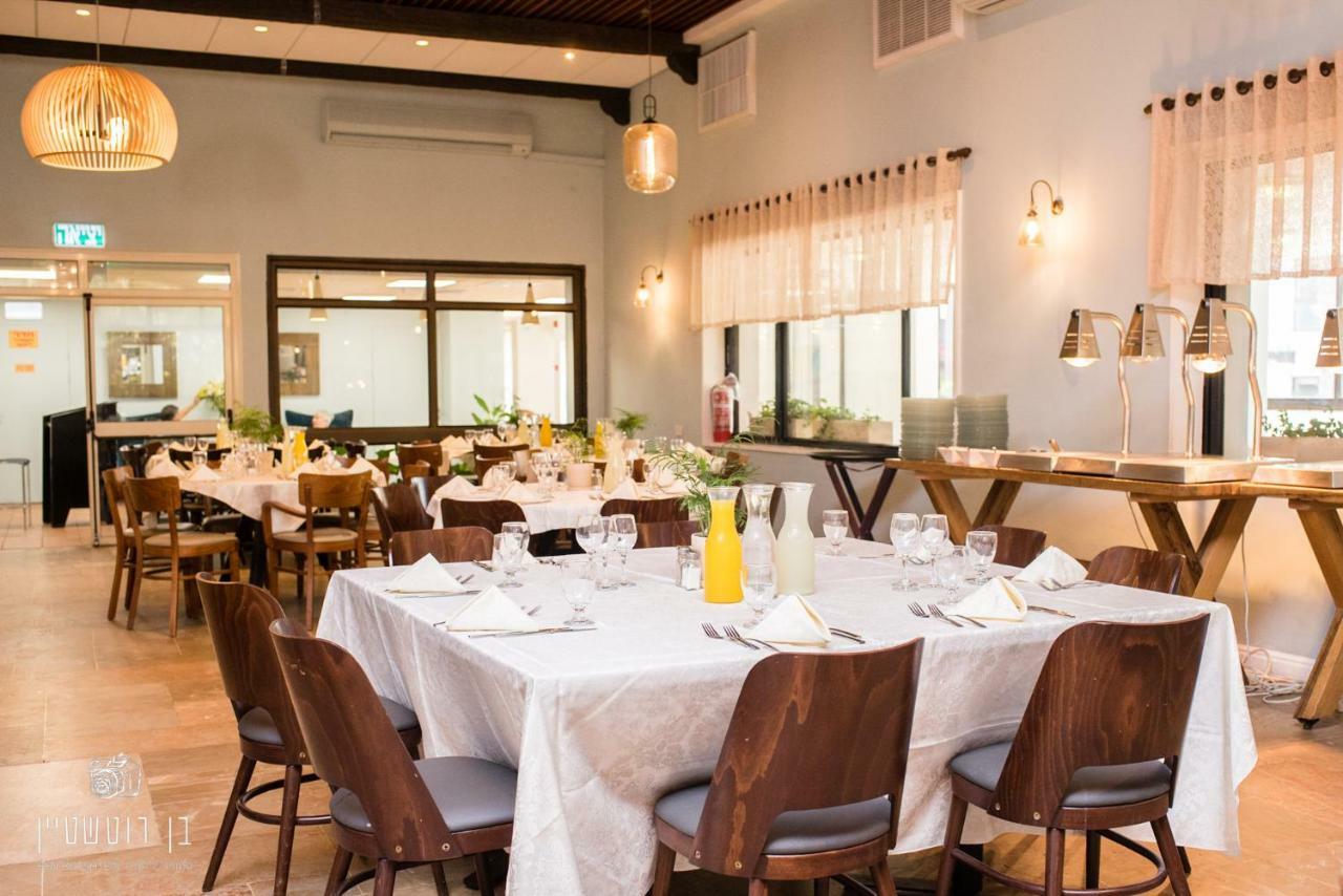 Eden Inn Zikhron Ya'akov Exteriör bild